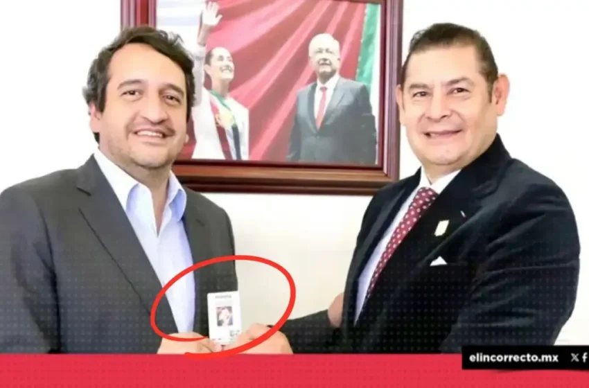  López Beltrán entrega a Alejandro Armenta  credencial de afiliación a Morena