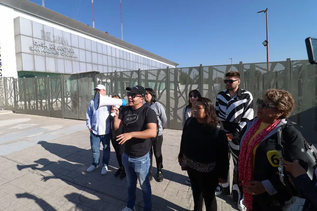 te queremos en el bote!, ¡Falsa Psiquiatra! y ¡Queremos justicia!, fueron algunas consignas que gritaron las víctimas de Marilyn Cote, afuera de la Casa de Justicia de San Andrés