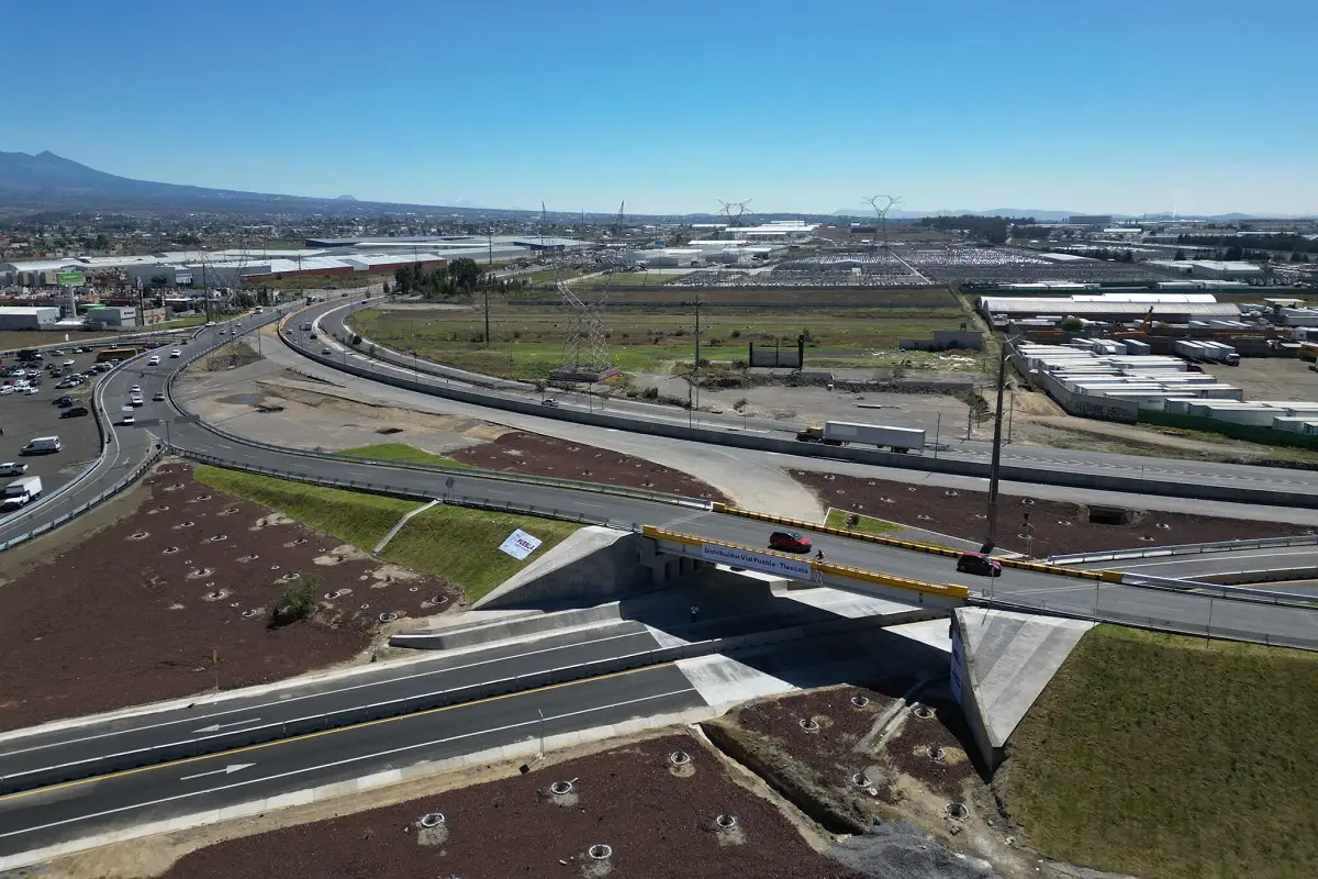Armenta y Sergio Salomón inauguran el Distribuidor Puebla-Tlaxcala
