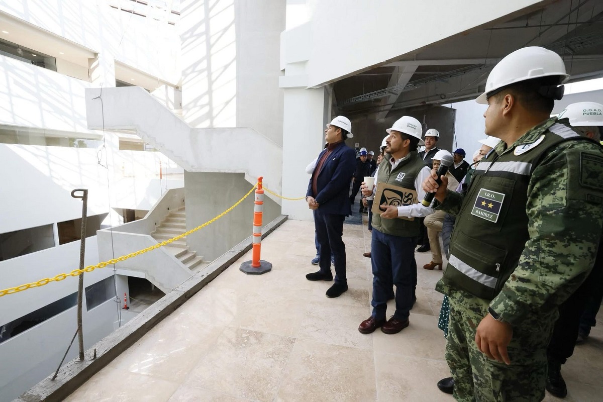 Armenta y Zoé Robledo recorren San Alejandro; así se ve por dentro