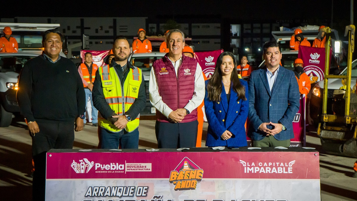 Destina Gobierno de la Ciudad más de 100 mdp al programa nocturno Bacheando Puebla 2025