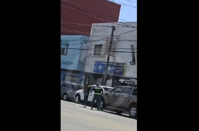  VIDEO: Dos poblanos protagonizan pelea en la 31 Poniente