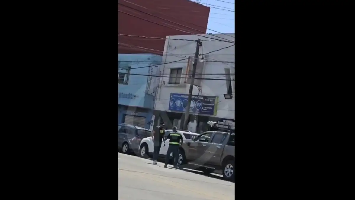 Dos poblanos protagonizan pelea en la 31 Poniente