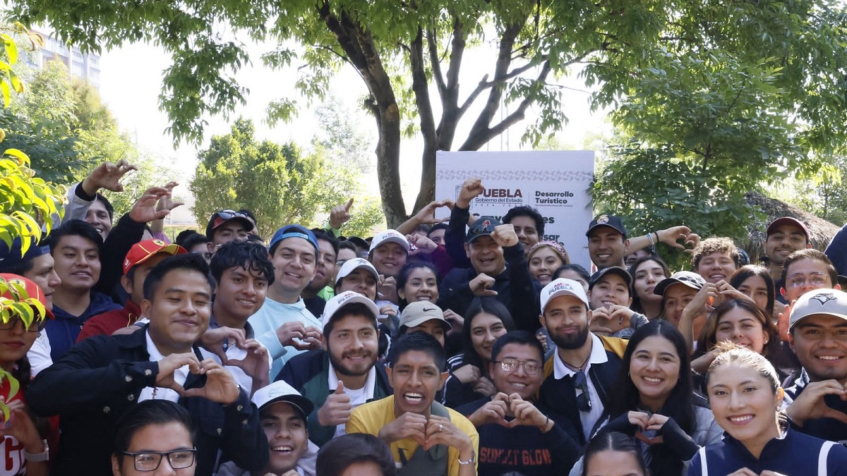 El gobernador Armenta convive con jóvenes y comparte proyectos de desarrollo