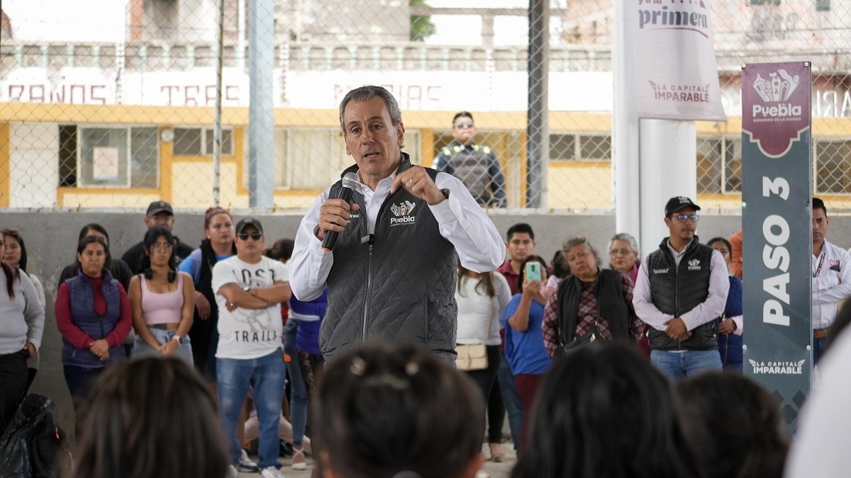 Entrega Pepe Chedraui techado escolar en la Primaria No. 16 Julián Hinojosa