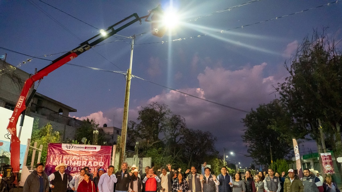 Entregó Gobierno de la Ciudad modernización de luminarias con tecnología LED en Azumiatla