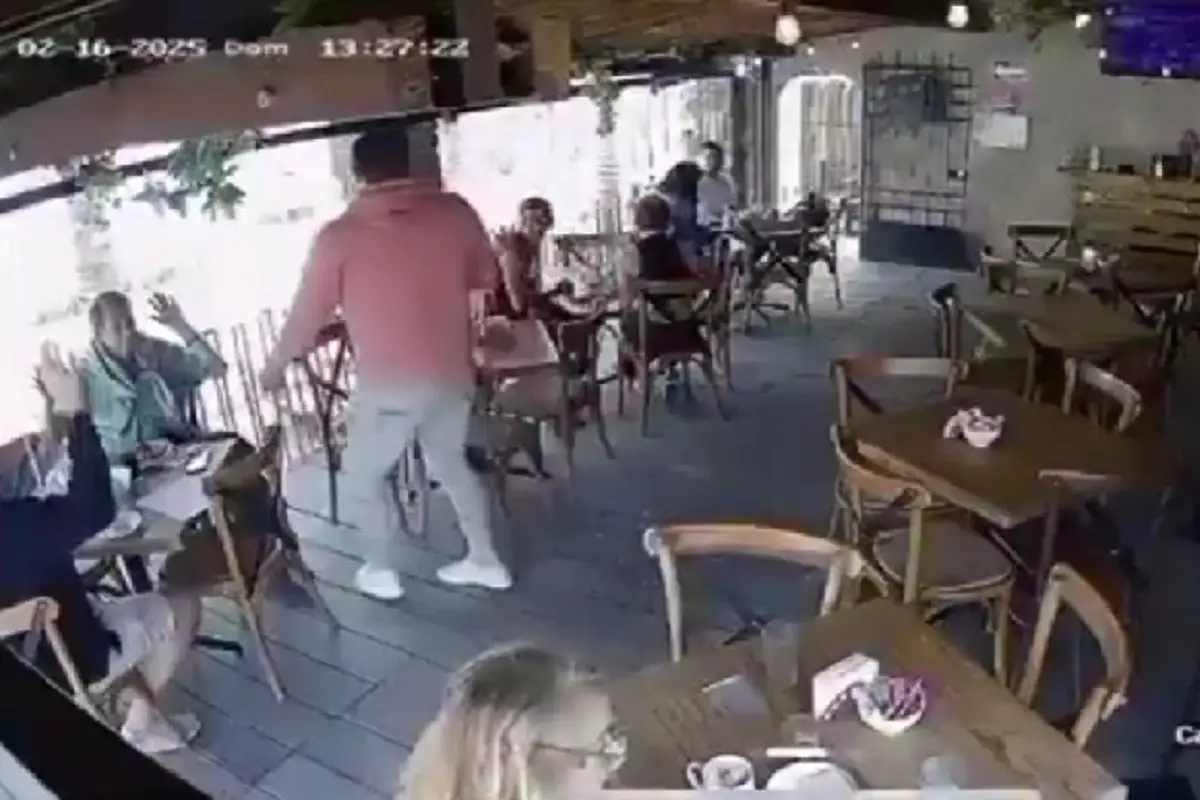 Sujeto asalta con arma de fuego en restaurante de Zavaleta