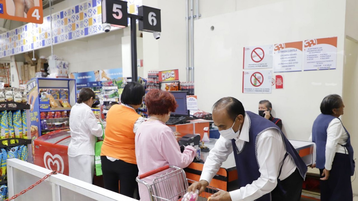 Invita el SMDIF a las personas adultas mayores a formar parte del programa Empacadores Voluntarios