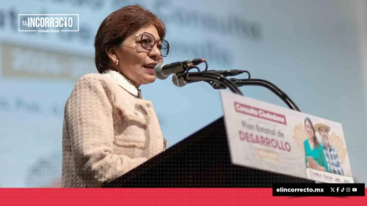 Lilia Cedillo atiende peticiones de estudiantes de Medicina