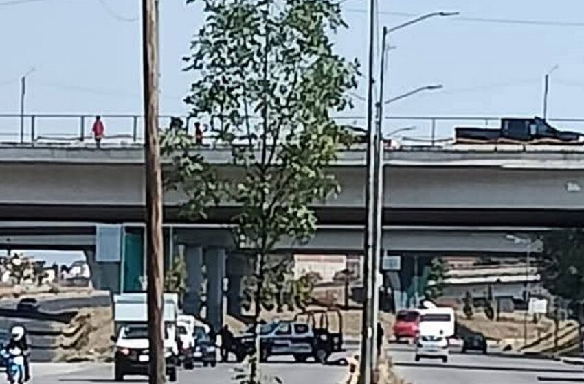  Muere motociclista tras salir proyectado del puente del Ecológico