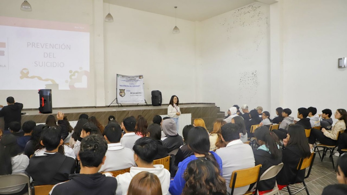 Refuerza el SMDIF pláticas y talleres sobre prevención del suicidio en las escuelas