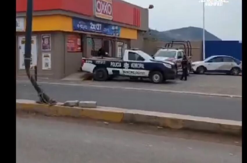  Muere indigente afuera de un Oxxo en la carretera a San Andrés Azumiatla