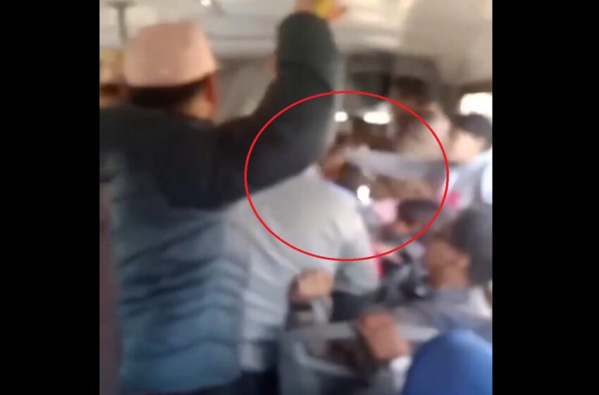  VIDEO: Pasajeros de la Ruta 45 agarran a golpes a carteristas y los bajan del camión