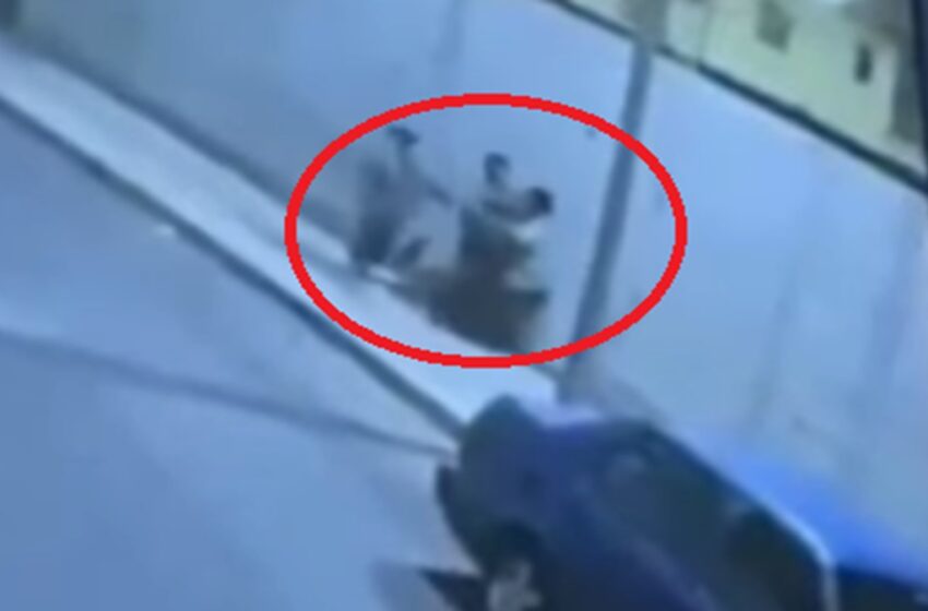  Alerta: Cámaras graban a dos hombres llevándose a una persona en Puebla