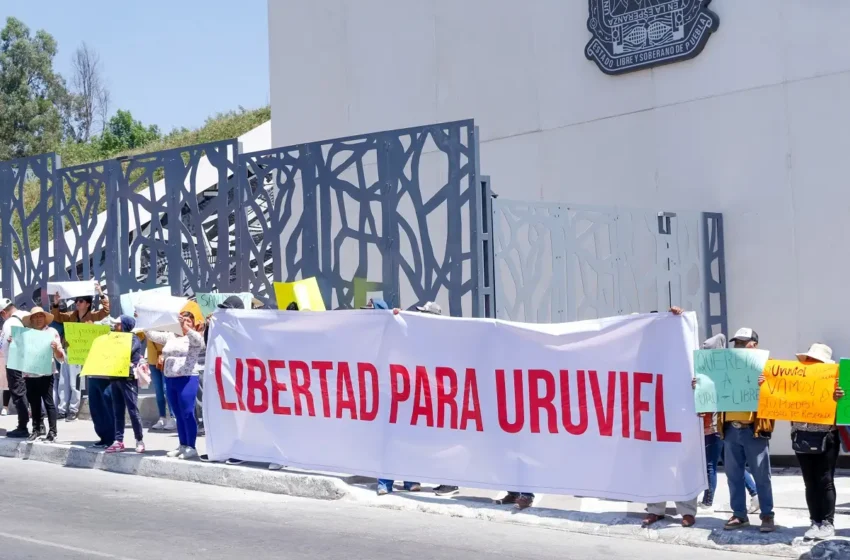  Acarreados de los Gónzalez Vieyra secuestran el Congreso y exigen su liberación; trabajadores y diputados llevan horas encerrados