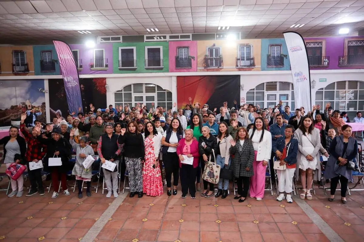 Cambiando Vidas: Impulsa Lupita Cuautle la inclusión con entrega de aparatos auditivos