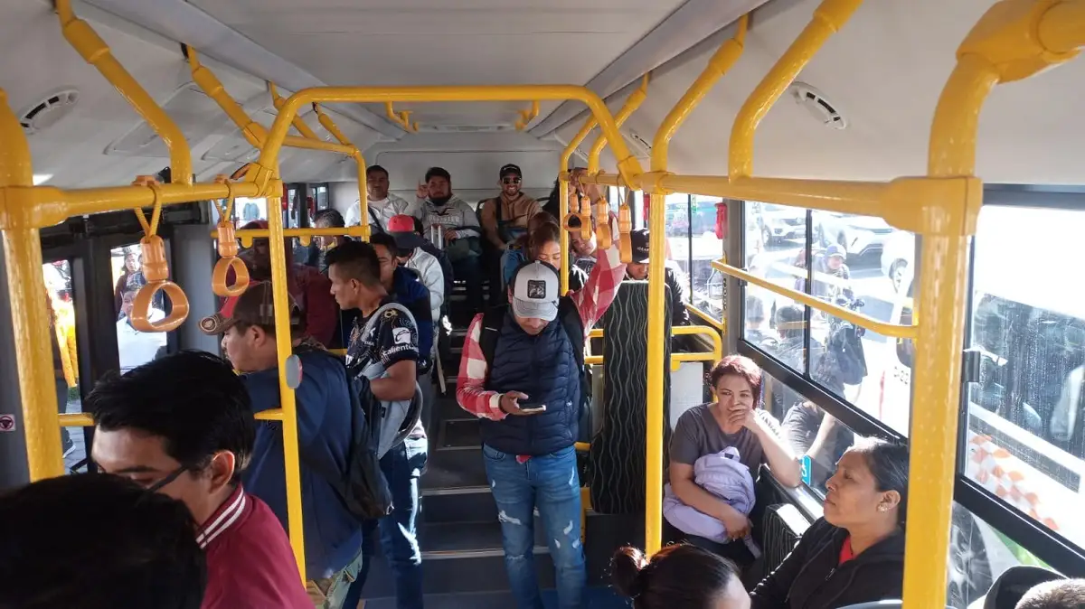 Continúa operativo vs taxis pirata; aseguran 20 unidades