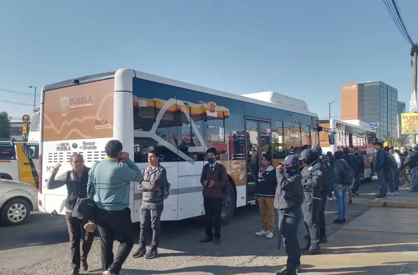  Continúa operativo vs taxis pirata; aseguran 20 unidades