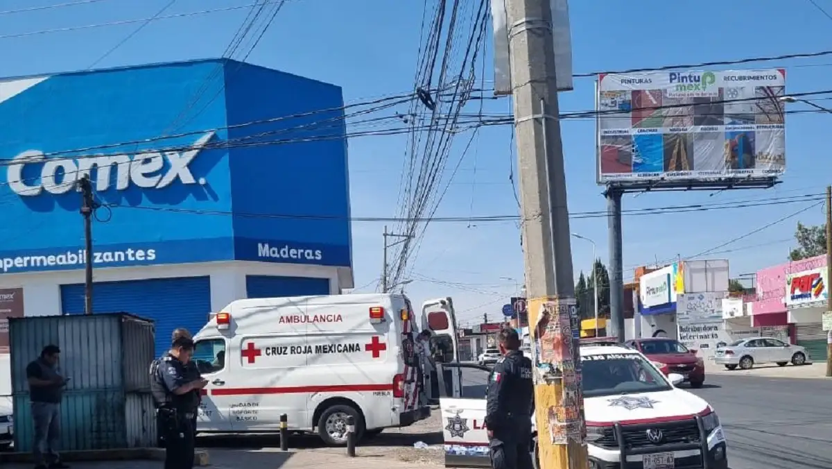 Cuatro sujetos dan brutal golpiza un hombre en Lomas del Sur