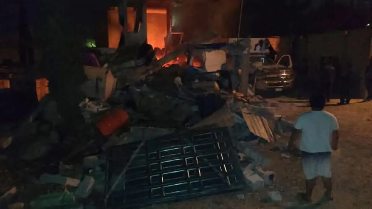 Explotan tanques de gas en vivienda al sur de la ciudad de Puebla
