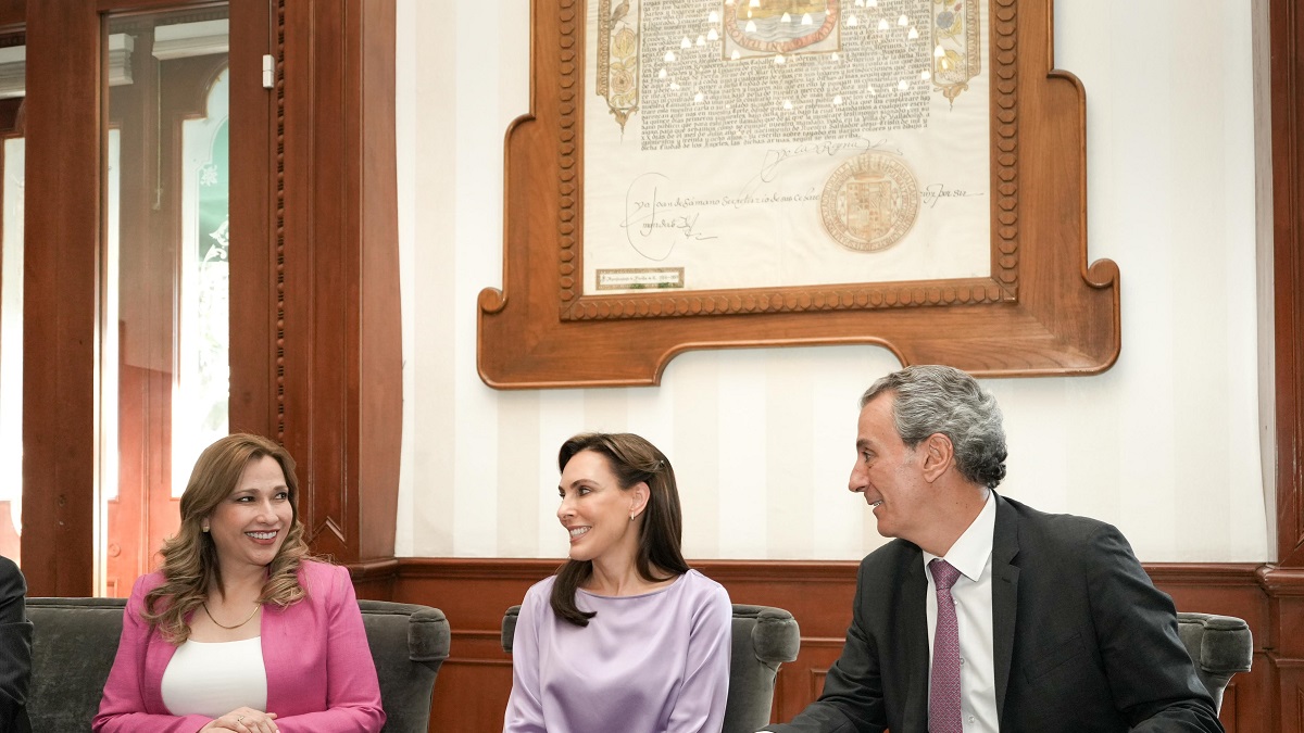 Unen esfuerzos DIF estatal y municipal para fortalecer el programa de desayunos escolares calientes