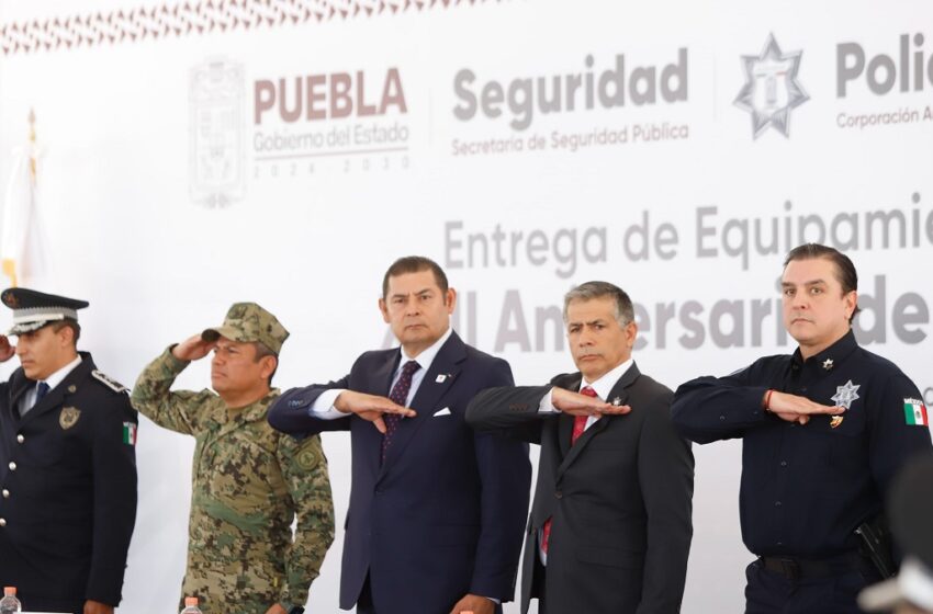  Vivienda y mejores prestaciones para la policía auxiliar y estatal: Armenta