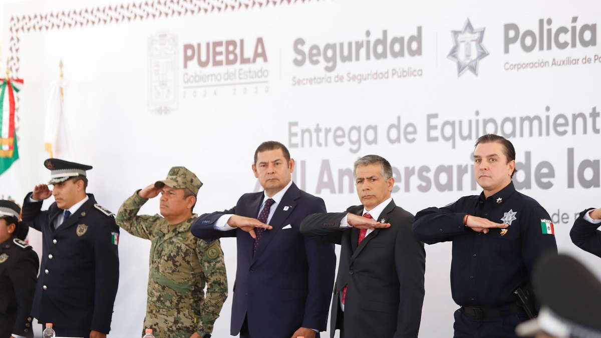 Vivienda y mejores prestaciones para la policía auxiliar y estatal: Armenta