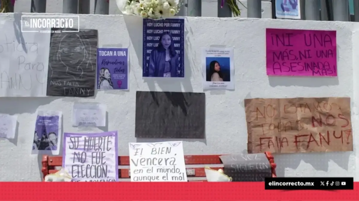 Amigas de Fanny, asesinada en Xicotepec piden justicia afuera de la FGE