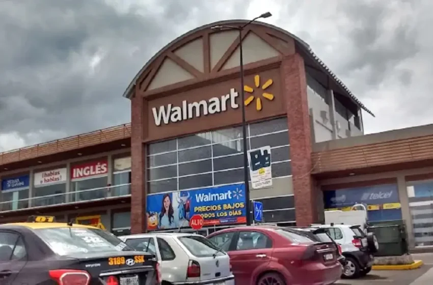  Delincuentes roban una camioneta con todo y la mascota en PeriPlaza