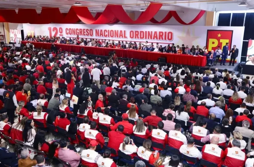  Nora Escamilla y Toño López rinden protesta como integrantes del CEN del PT