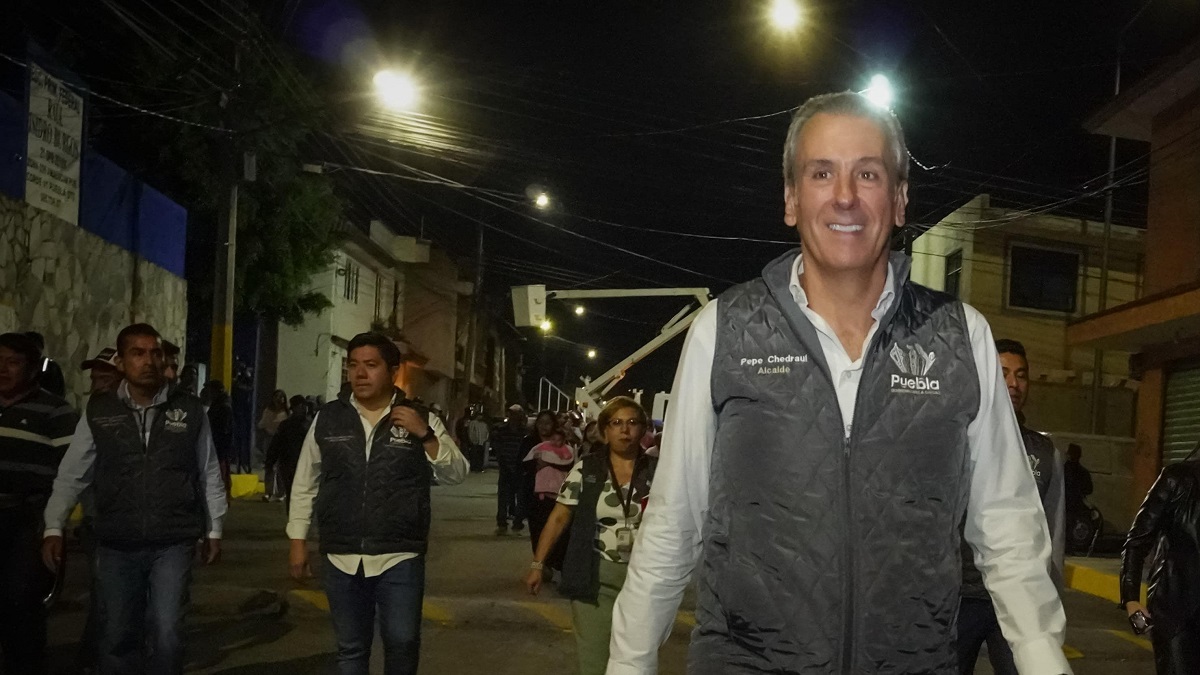 Nueva iluminación LED llega a la colonia Miguel Hidalgo, gracias Puebla Brilla