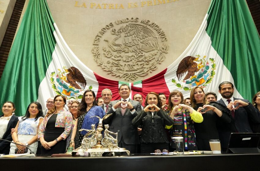  Presentes Armenta y Chedraui en la Cámara de Diputados por el 494 Aniversario de la Fundación de la Ciudad de Puebla