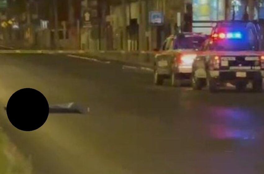  Viernes de Terror en Puebla: Ejecutan a un joven y lo dejan tirado en Boulevard Forjadores FUERTE  Foto