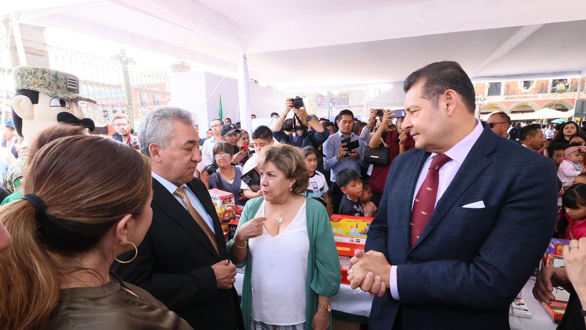 Con desarme voluntario, Gobierno federal y estatal impulsan construcción de la paz