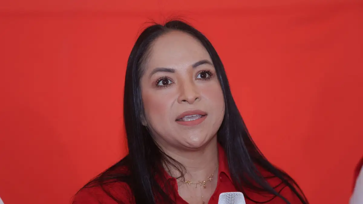 Encuentran armas en inmueble del alcalde de Cuautempan; Liz Sánchez se deslinda 