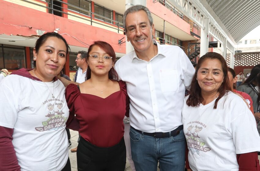  Entregó Pepe Chedraui techado escolar en la Primaria Pacheco y Henning