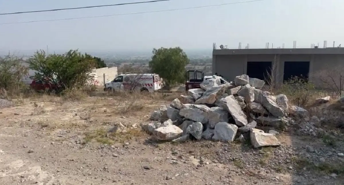 Hallan colgado al padre del ex edil de Tecamachalco