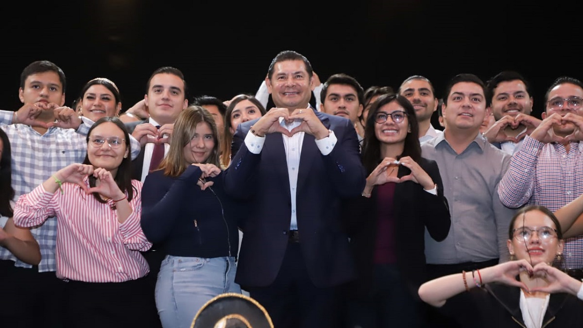 Jóvenes, el motor para la transformación de Puebla Alejandro Armenta