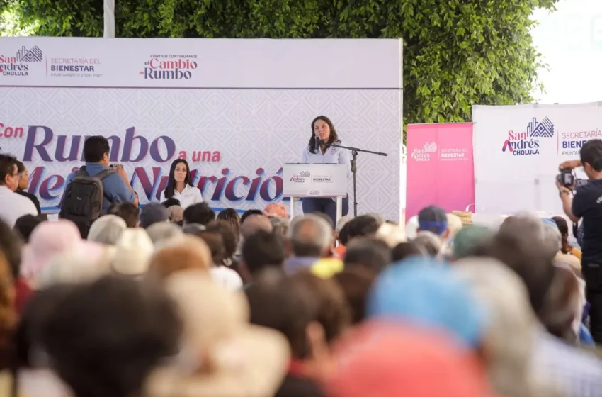  Lleva Lupita Cuautle más apoyos alimentarios a familias de San Andrés