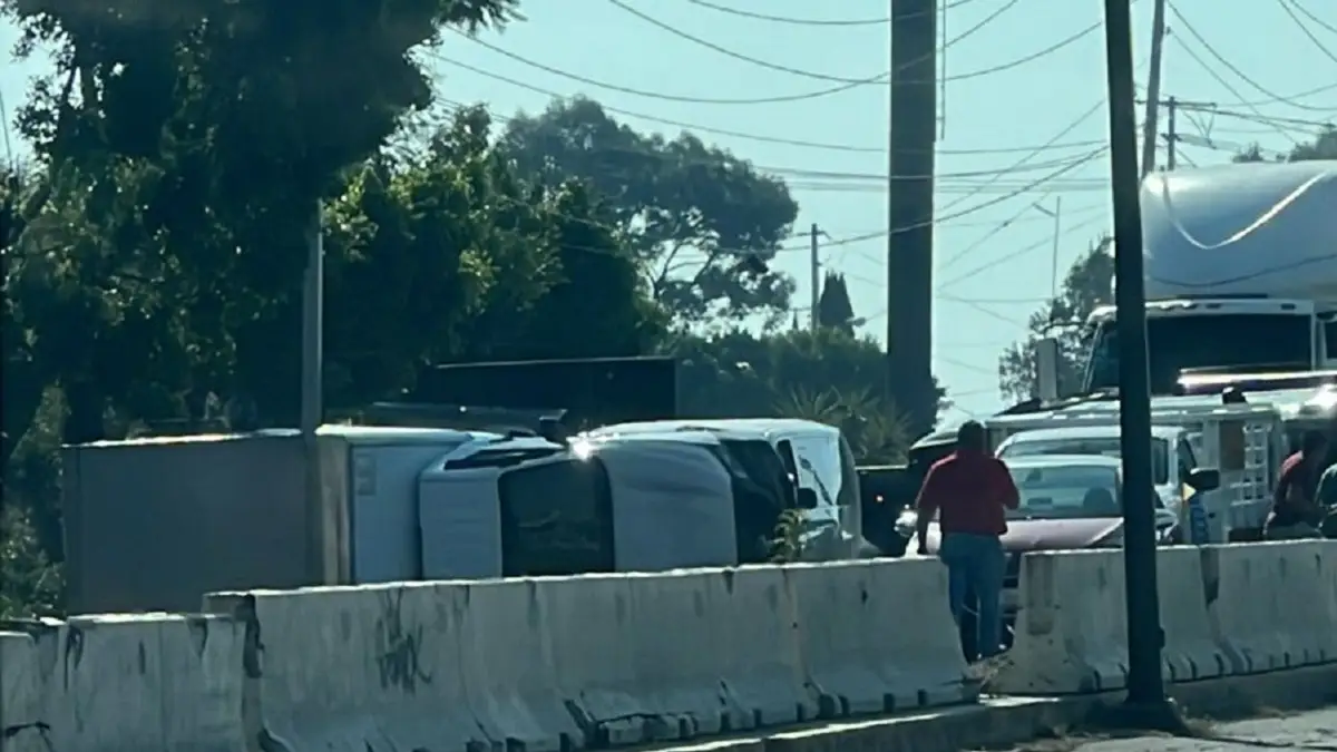 Mega choque causa cierre total en el Periférico Ecológico