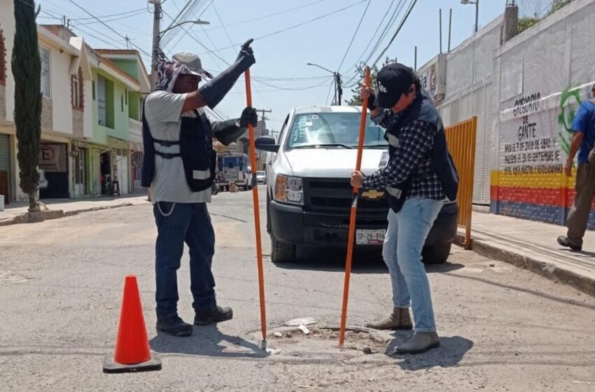  Monitorea Gobierno de la Ciudad calidad en pozos de visita de drenaje en Amalucan y San Jerónimo Caleras