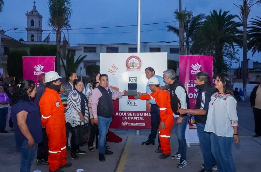  Se ilumina San Miguel Canoa con tecnología LED gracias a Puebla Brilla