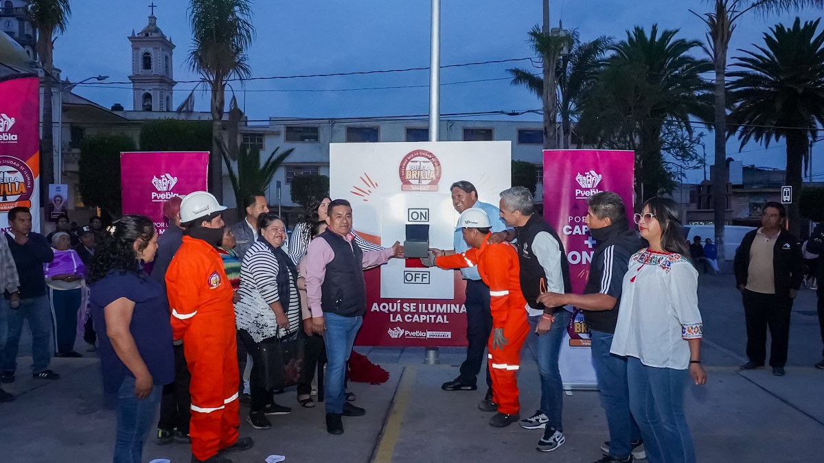 Se ilumina San Miguel Canoa con tecnología LED gracias a Puebla Brilla