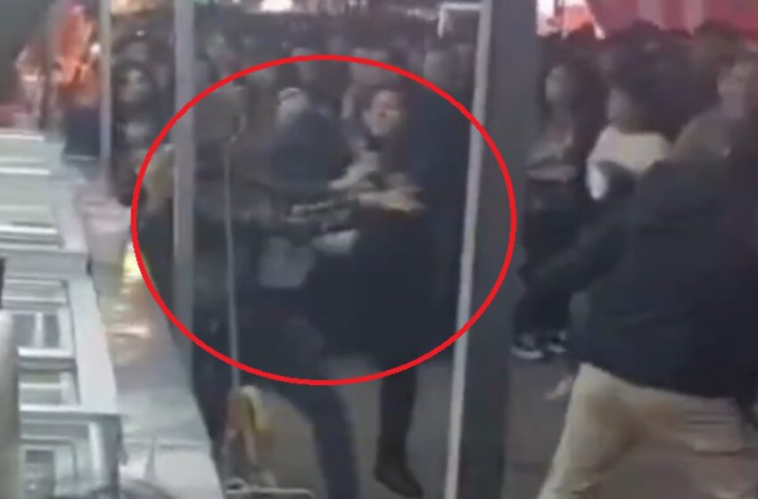  VIDEO Poblanas protagonizaron una pelea a golpes en la Feria de Puebla