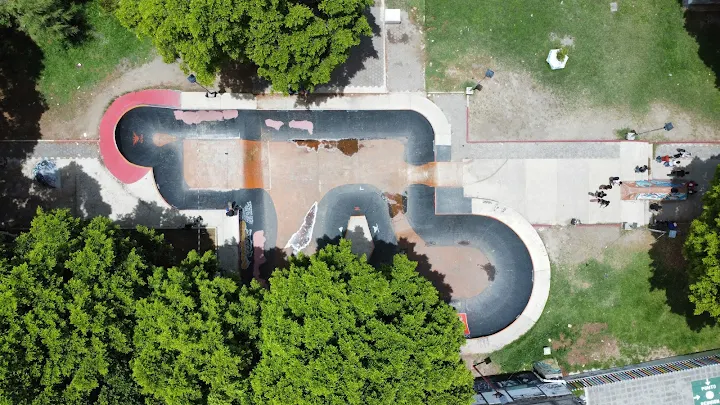  Hombre se cuelga de un árbol y logra suicidarse en el parque de Xonaca