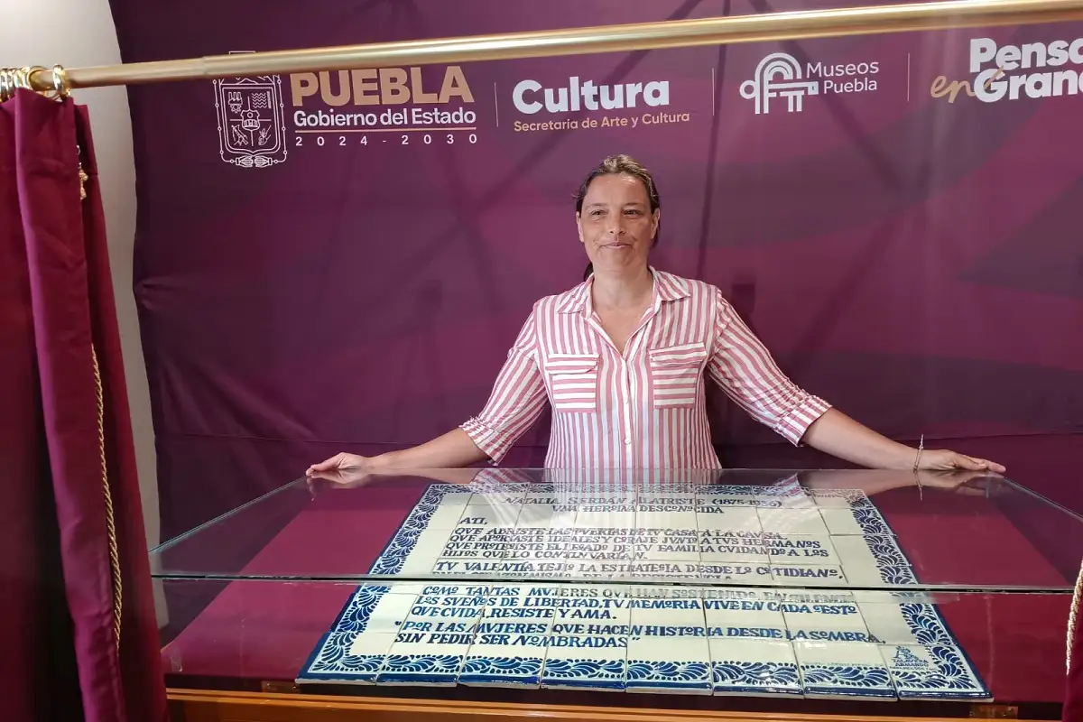 Develan placa en honor al natalicio de Natalia Serdán; preparan ópera que narrará su vida