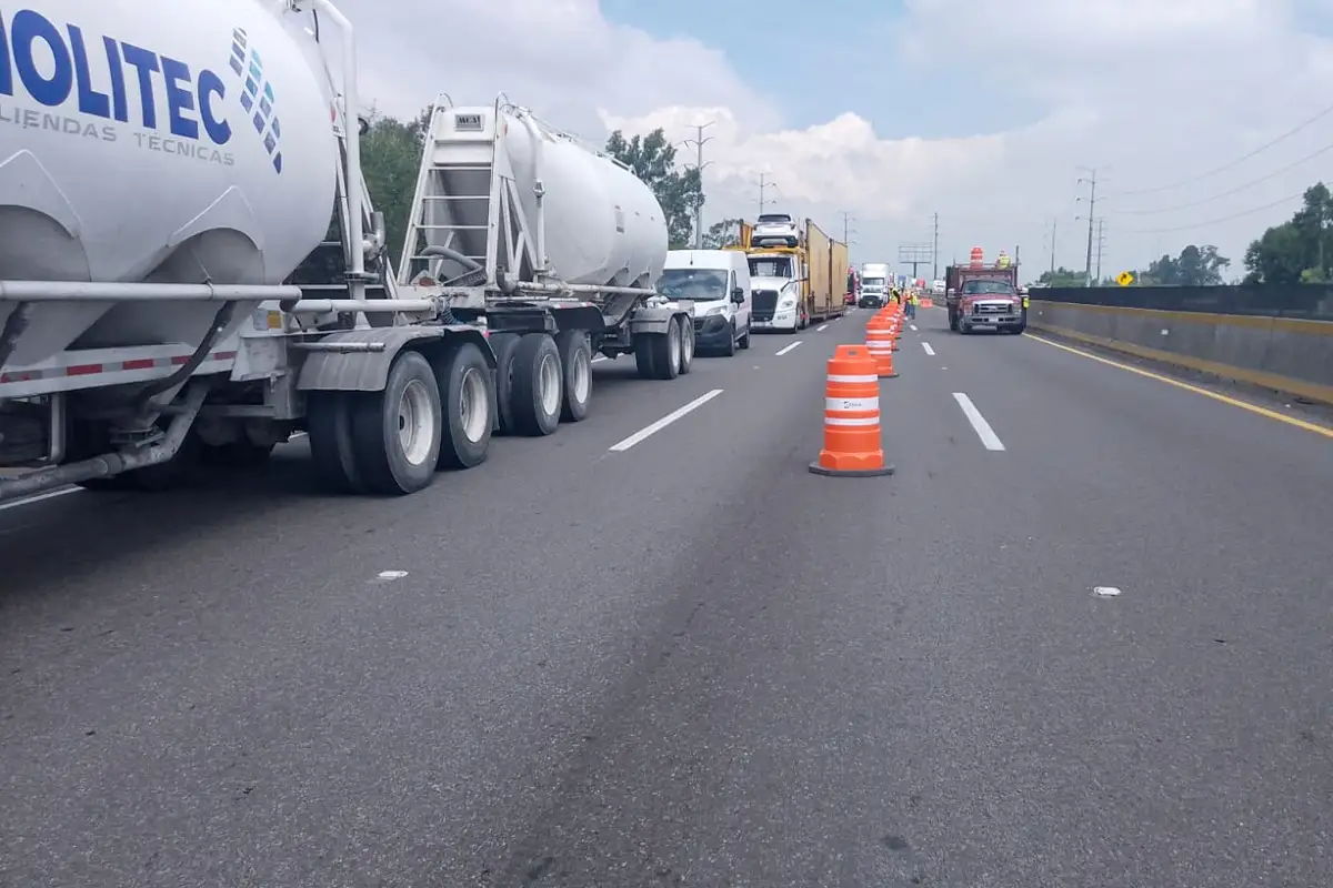 Disputa entre gruyeros genera cierre vial en la 105 Poniente