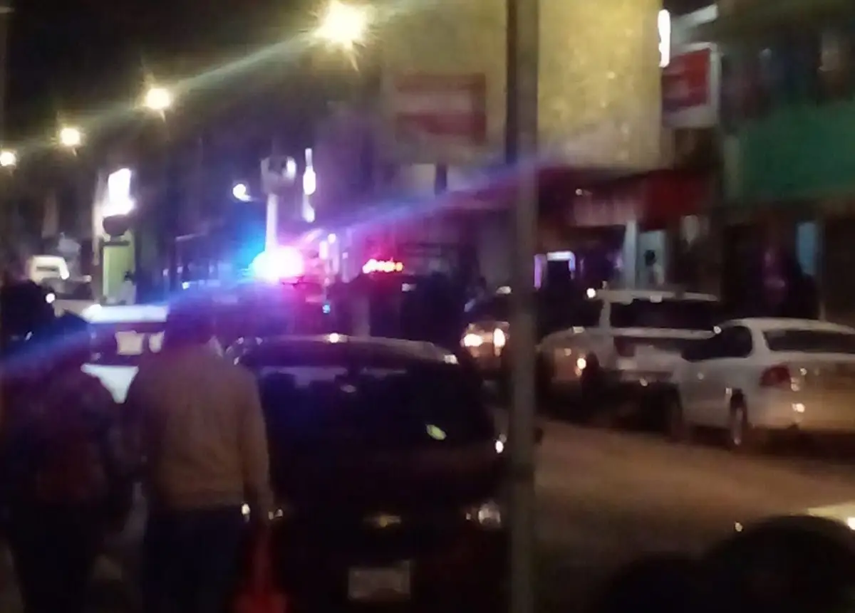 Ejecutan a dos personas mientras cenaban antojitos en la colonia Miguel Hidalgo