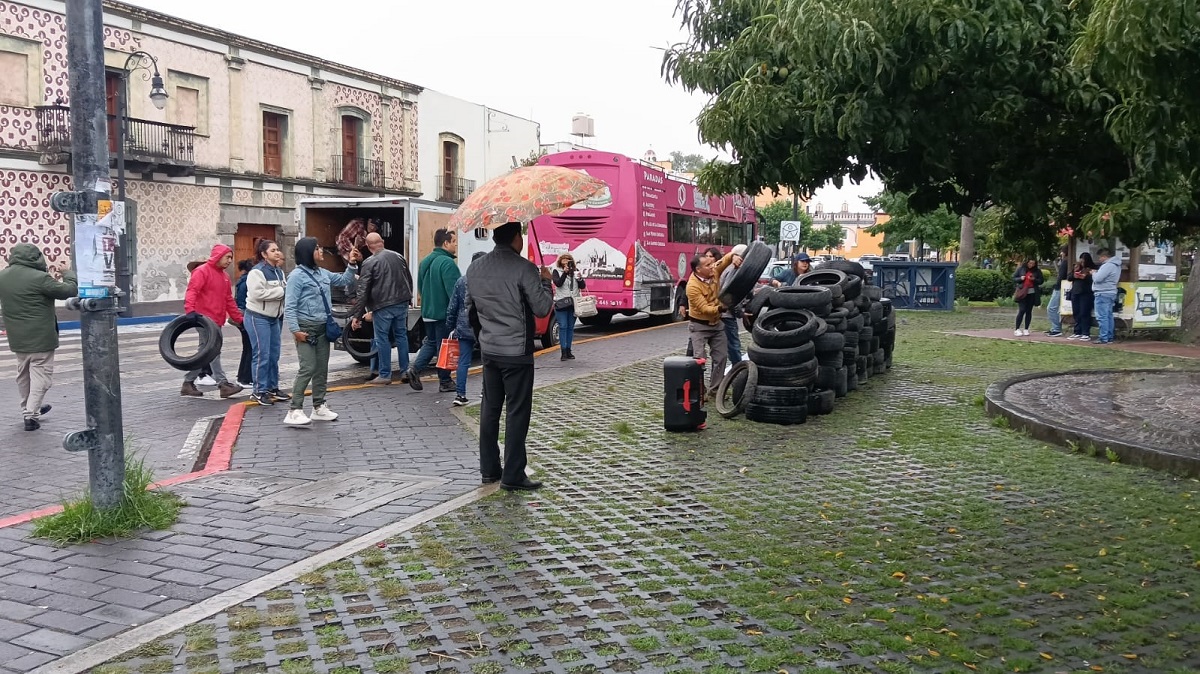 Fracasa Roxana Luna en marcha contra Tonantzin Fernández