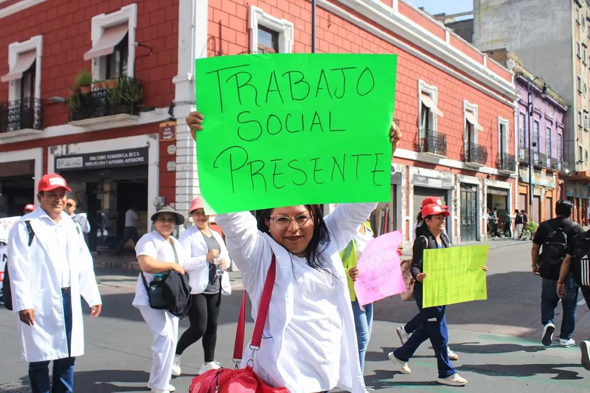Gobierno de Puebla logra acuerdos con trabajadores de Salud
